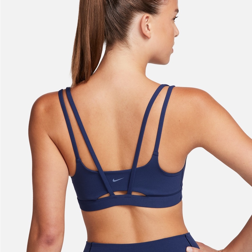NWT Nike Zenvy Strappy Sports Bra, Medium
